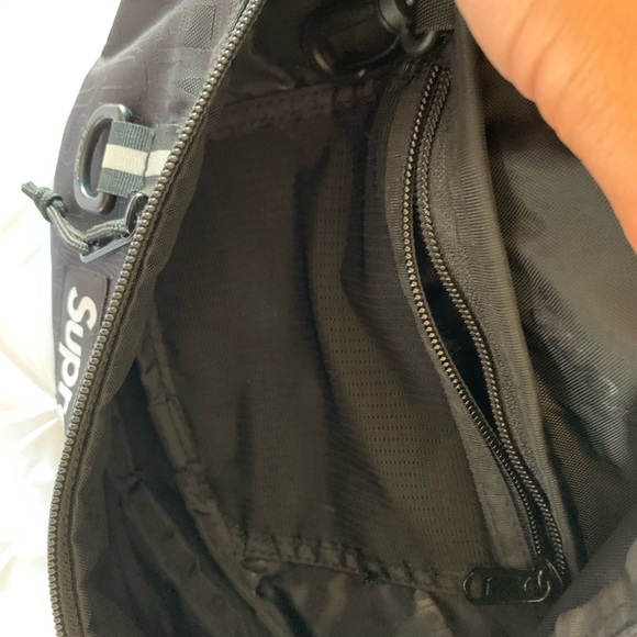 Authentic Supreme Cross body bag limited edition - Picture 5 of 5